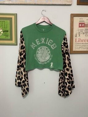 Mexico Graphic Cropped Top with Leopard Sleeve Detail